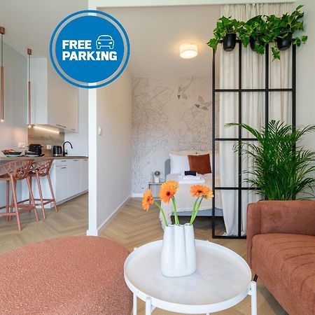 カトヴィツェGood Mood Francuska Retreat - Free Parking - Self Check-Inアパートメント エクステリア 写真