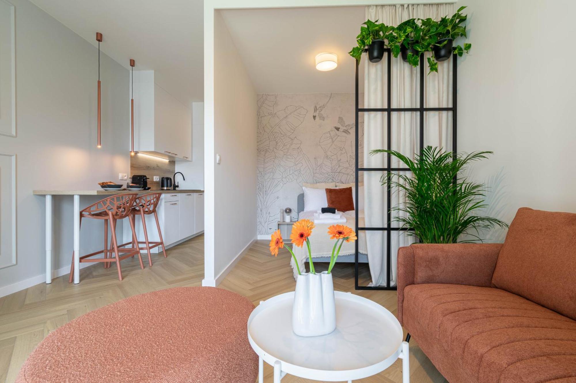 カトヴィツェGood Mood Francuska Retreat - Free Parking - Self Check-Inアパートメント エクステリア 写真