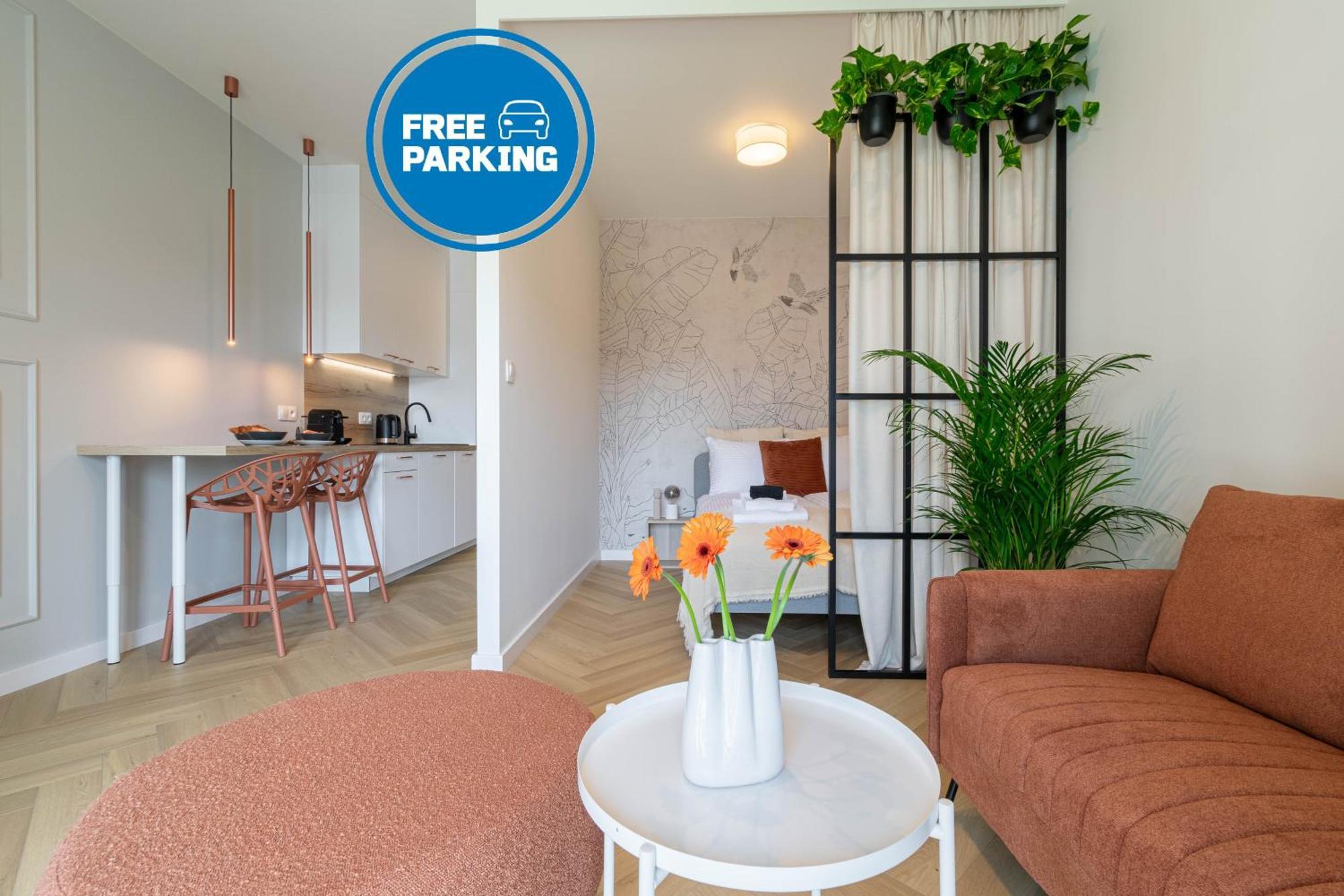 カトヴィツェGood Mood Francuska Retreat - Free Parking - Self Check-Inアパートメント エクステリア 写真